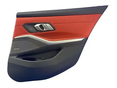 BMW M3 2021-2024 PANEL DE MOLDURA DE PUERTA INTERIOR TRASERO DERECHO NEGRO CON CARTÓN ARMON Foto 1 de 4