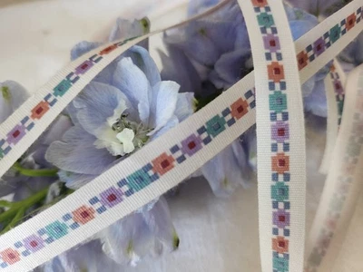 Galon vintage fleur stylisé violet vert bleu marron 3 métres sur 1,1 cm B9 - Photo 1/4