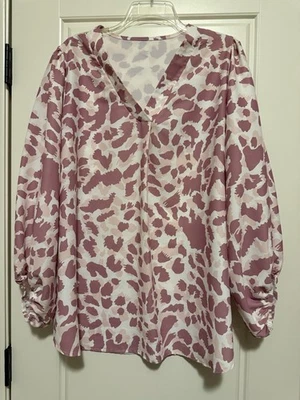 Women's Plus Size 2X Pink Animal Print Blouse V Neck 3/4 Full Beautiful Sleeve - Image 1 of 4