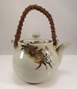 Antique Japanese Banko Porcelain Kyūsu Teapot Glazed Crab Design Japan - Picture 1 of 12