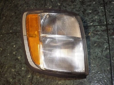 OEM USDM 98-00 Isuzu Trooper delantero derecho pasajero esquina luz lente lámpara 3416 R Foto 1 de 4