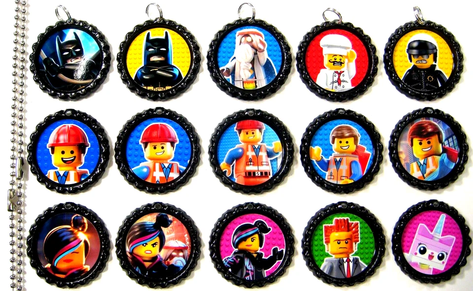 Juego de 15 collares con tapa de botella plana NEGROS de la película de Batman 1 Foto 1 de 1