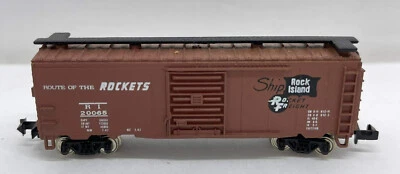 N Scale Bachmann No. 73661 40’ Plug Door Box Car RI #20065 - Image 1 of 4