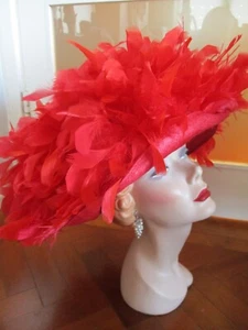 STUNNING VINTAGE RED FEATHER HAT - Picture 1 of 13