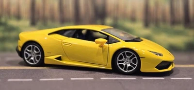 Modelo fundido a presión amarillo 1:18 Burago Lamborghini Huracan LP 610-4  Foto 1 de 4