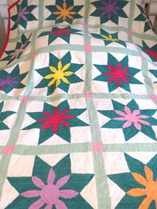 Vintage Quilt Blumendesign leuchtende Farben Bauernhaus maschinengenäht Grandmacore - Bild 1 von 16