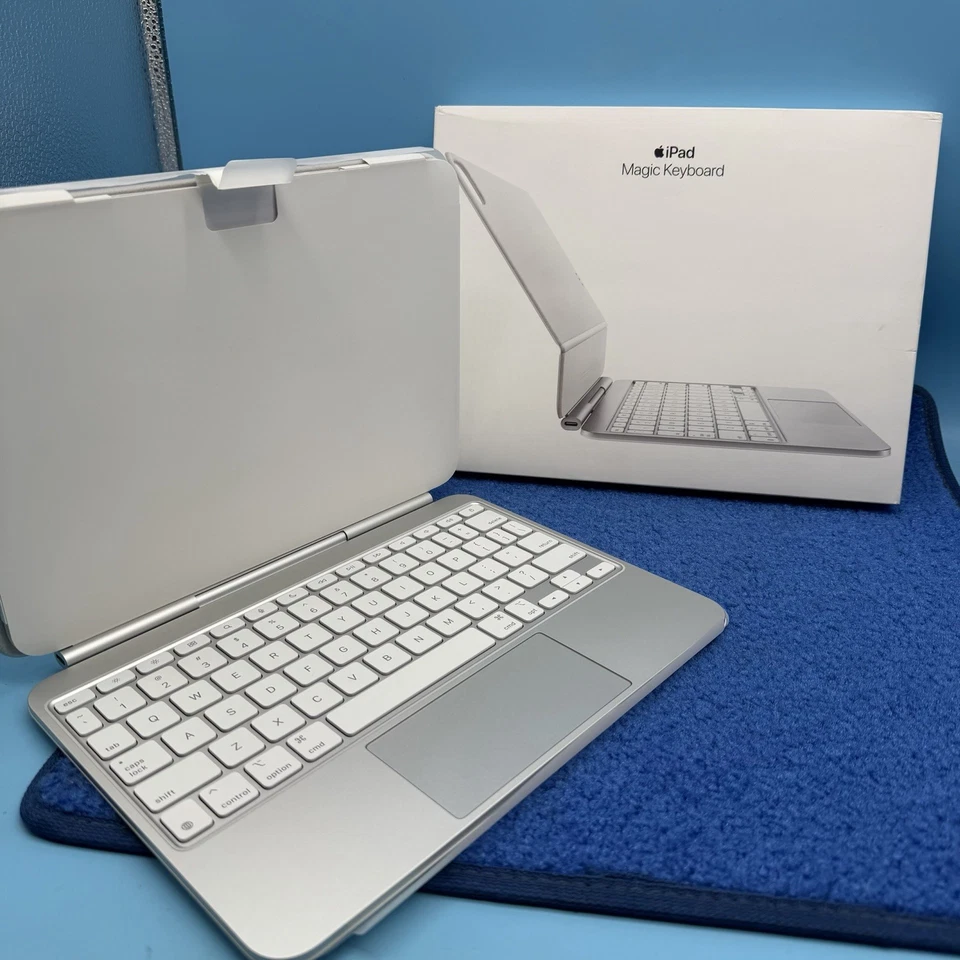 Apple Magic Keyboard Case iPad Pro 11 inch M4 - White - MWR03LL/A - Image 1 of 4