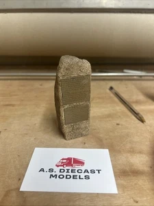 Camión moderno Corgi transporte pesado forma caída piedra conmemorativa 1/50 - Imagen 1 de 3