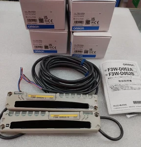 New In Box Omron F3W-D052A Photoelectric Sensor Switch - Picture 1 of 3