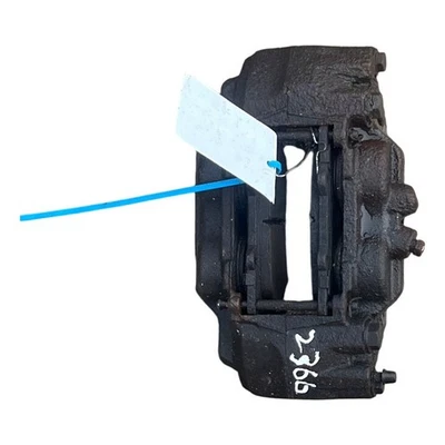 TOYOTA HILUX BRAKE CALIPER RIGHT FRONT 2006-2016 4773071010 - Image 1 of 4