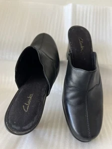 Clarks Bendables Mules Womens 9M Black Leather Slip On Clog Block Heels Casual - Picture 1 of 21