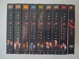 The X-Files 8 Episodes VHS, The X-Files 1998 Film VHS, 5 Trading Cards - Picture 1 of 11