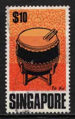 Singapore 1968/73 QE2 $10 Definitive (Top Value) SG 115 Cat £16 F/Used  - Image 1 of 2