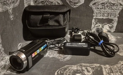 JVC Everio GZ-E207BEK Handheld High Definition HDD Camcorder + 32GB SD Card Bag - Image 1 of 4