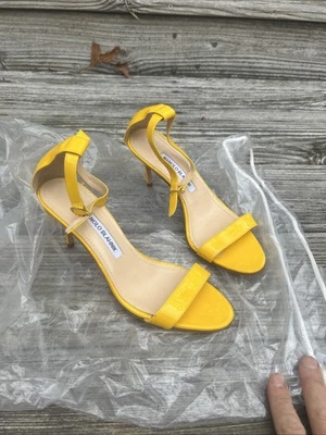 MANOLO BLAHNIK YELLOW Patent Leather Strap Sandal Open Toe Strap Pumps EU37 - Image 1 of 4