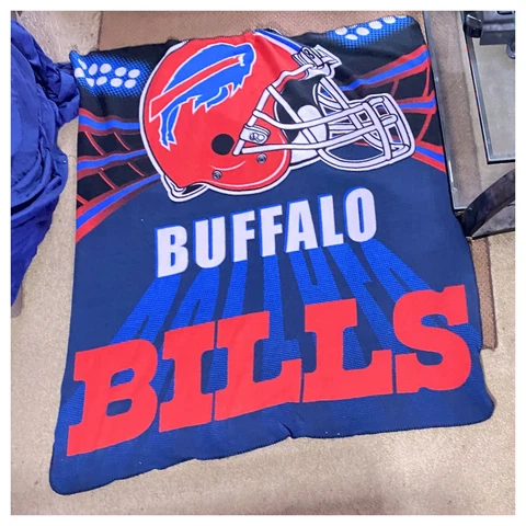 Nice Buffalo Bill Fleece Throw Blanket 4’ x4” - great condition - $10 Shipping Cover