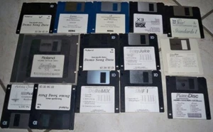Lot of 14 Piano MF2-DD Floppy Disks: Roland, Korg - Picture 1 of 4