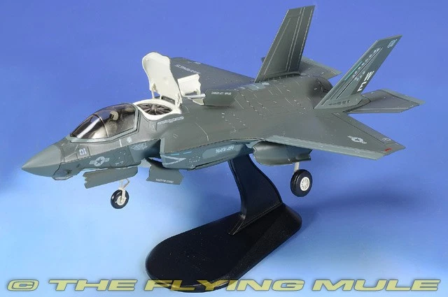 Hobby Master 1:72 F-35B Lightning II USMC VMFA-214 Black Sheep WE01 - Image 1 of 4