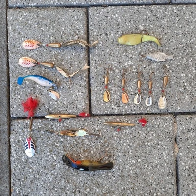 Konvolut alte Blinker Spinner Wobbler  ABU u.a. - Bild 1 von 4