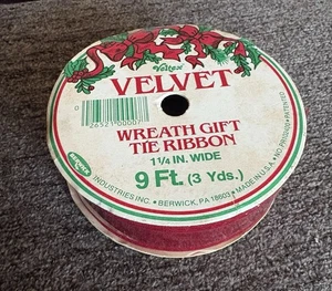 Vintage Veltex Velvet Wreath Gift Ribbon Berwick Industries-Red 3 Yds. (9 Ft.) - Picture 1 of 2