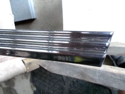 NUEVO PAR OEM DE COLECCIÓN PANEL BASCULANTE ESTRIBO STUDEBAKER 1941 TEMPRANO ACANALADO 67,7" Foto 1 de 4