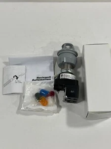 New Allen Bradley 800H-FPXQH2M Push-Pull Unit Illuminated 2 Position - Picture 1 of 7