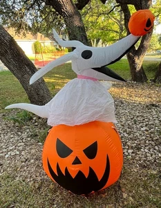 DISNEY ~ THE NIGHTMARE BEFORE CHRISTMAS ~ INFLATEABLE AIRBLOW "ZERO & PUMPKIN" - Picture 1 of 13