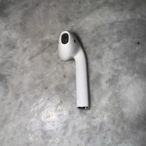 Apple AirPods 1st Generation A1523 Left Earbud Only - White Tested - Photo 1 sur 2