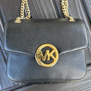 Michael Kors Fulton Black Leather Crossbody Bag Gold Chain Shoulder Purse New - Picture 1 of 13