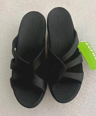 Nuevo con etiquetas Zapato cómodo Crocs Sanrah con tiras de cuña negro para mujer talla 10 con tiras sin cordones Foto 1 de 4