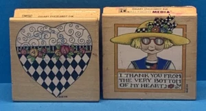Maria Engelbreit GUMMISTEMPEL Lot 2 Briefmarken Miss You filigran Herz gebraucht GC - Bild 1 von 5
