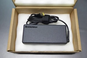 CAPTAIN NOTEBOOK: LENOVO NETZTEIL 135WATT FRU 45N0554 SLIMTIP + USB KARTENLESER - Bild 1 von 4