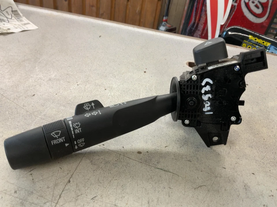 INTERRUPTOR LIMPIAPARABRISAS SEÑAL DE GIRO GMC SIERRA 1500 14 15 16 17 18 19 Foto 1 de 4