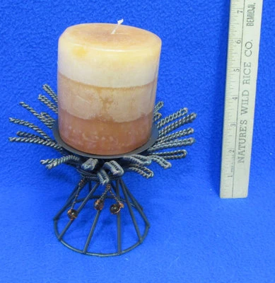 Candelabro de metal de hierro forjado con pilar color marrón tallo de trigo alambre trenzado Foto 1 de 3