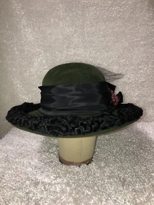 Cheryl Leggi Original Design Designer Hat Green Decorated Grapes Cloche Style - Picture 1 of 9