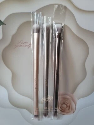 3 Stück Urban Decay Naked/Naked 3/Heat Duo End Lidschattenpinsel Neu in Hülle - Bild 1 von 2