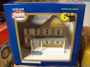 Modelo Power O Trenes Edificios La casa de Jackson construida iluminada con figuras 6374 - Imagen 1 de 1