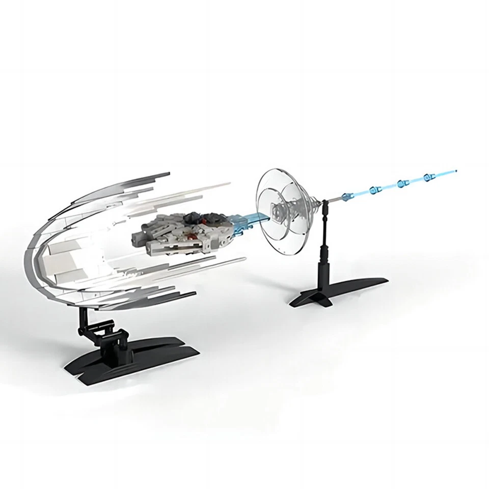 MOC: Movie Scene Diorama with Micro Ship and Hyper Speed Effect 339 Pieces - Image 1 of 4