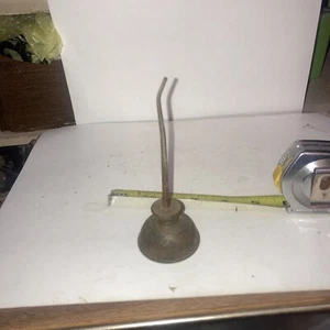 Small Oiling can with long spout - Picture 1 of 5