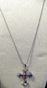 Vintage Fashion gemstone rhinestone cross with silver toned necklace 20 inches - Picture 1 of 5