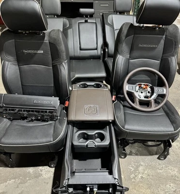 Ram Larmie 2500/3500/4500 2025 cuero negro asientos delanteros/traseros con consola Foto 1 de 3