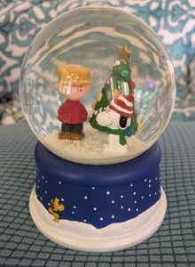 Weihnachten PEANUTS musikalische Schneekugel Charlie Brown/Snoopy 50th Anniversary & Box - Bild 1 von 17