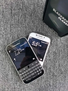 Boxed - BlackBerry Classic Q20 SQC100-2 16GB Unlocked 4G Keyboard Smartphone - Photo 1 sur 29