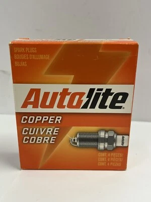 NEW (BOX OF 4) Autolite 45 Copper Spark Plugs - Image 1 of 3