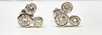 Juego de tachuelas de diamantes naturales Mickey Mouse en oro blanco de 14 k Disney  Foto 1 de 3