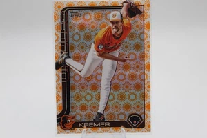 2025 Topps Series 2 #563 Dean Kremer Holiday Sun Foil Orange Baltimore Orioles - Picture 1 of 2