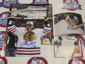 Foto 8x10 de Jordan Hendry Blackhawks FIRMADA COPA STANLEY  - Imagen 1 de 1