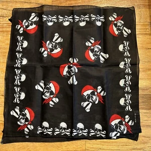 Nuevo Lote De 3 Bufanda Bandana Cuadrada Vintage Calavera Pirata Negra y Huesos Cruzados - Imagen 1 de 5