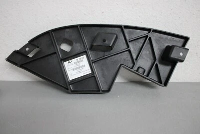 2007 2014 CHEVROLET TAHOE RIGHT SIDE OUTER BUMPER FILLER - Imagem 1 de 4