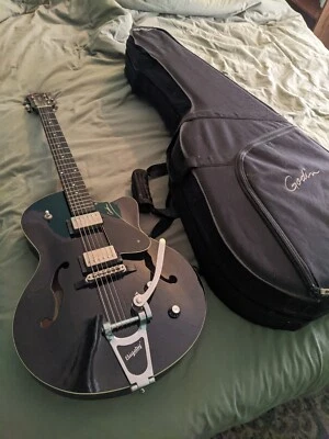 Godin 5th Avenue Uptown GT Black Electric Guitar With Godin case  - Image 1 of 4
